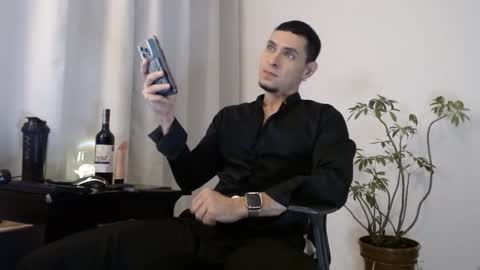 Snapshot of khalican chatting on 02.26.26 KhalicaN online show from 02.26.26