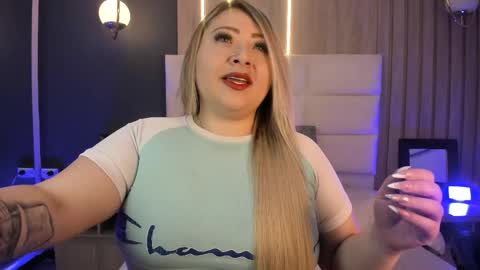 Snapshot of kharla_marin chatting on 09.26.25 Kharla Marin online show from 09.26.25