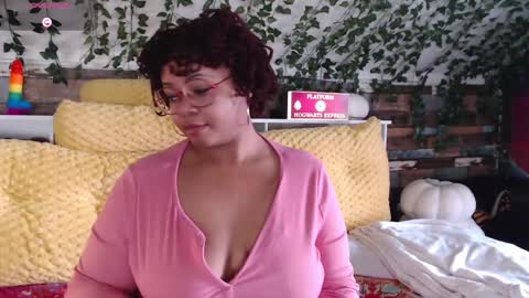 Snapshot of khayaparker chatting on 01.10.25 Khaya online show from 01.10.25