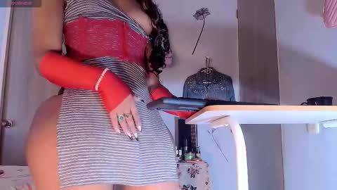 Snapshot of khloe_12 chatting on 03.18.26 Khloe online show from 03.18.26