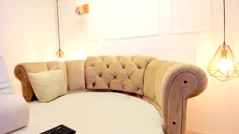 Khloe online show from 02.25.25