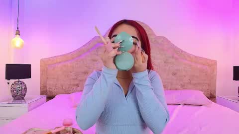 Snapshot of khloejohnson chatting on 10.03.25 khloejohnson online show from 10.03.25