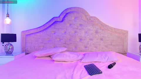 Snapshot of khloejohnson chatting on 10.14.25 khloejohnson online show from 10.14.25