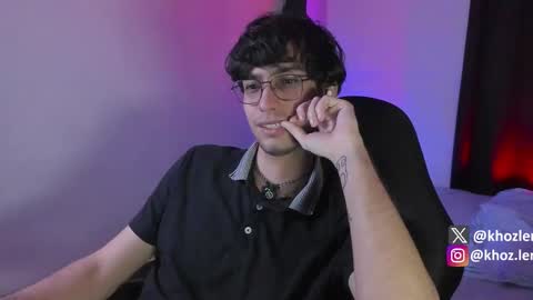 Snapshot of khozler_ chatting on 11.28.25 khozler_ online show from 11.28.25
