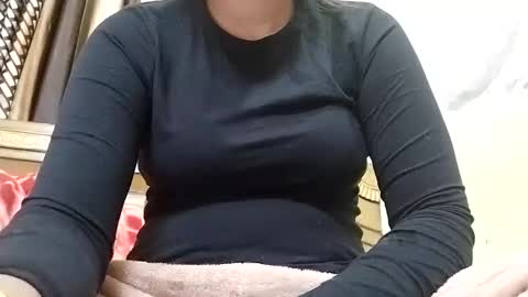 Snapshot of khushisinghh chatting on 12.18.24 khushisinghh online show from 12.18.24