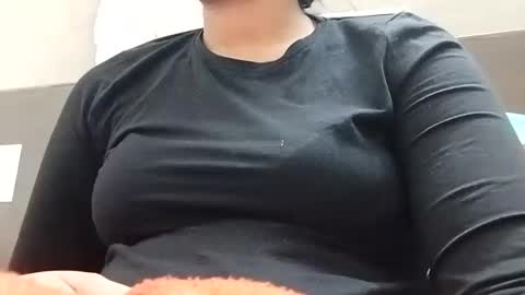 Snapshot of khushisinghh chatting on 12.18.24 khushisinghh online show from 12.18.24