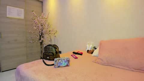    N         M online show from 10.18.25