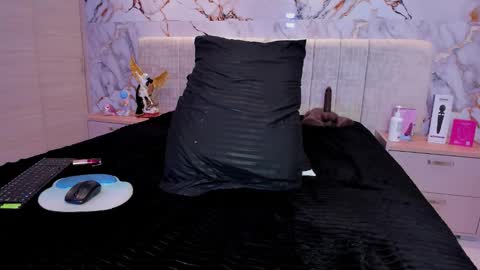    N         M online show from 11.08.25