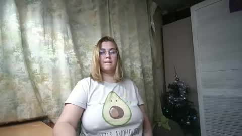 kianna_dior_ online show from 01.04.25