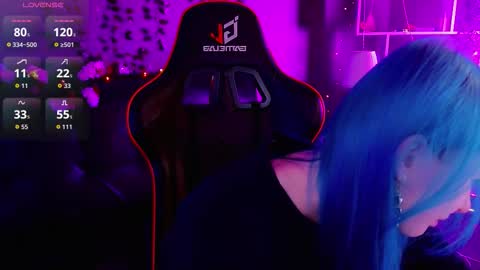 Snapshot of kiara_dream chatting on 09.24.25 Kira online show from 09.24.25