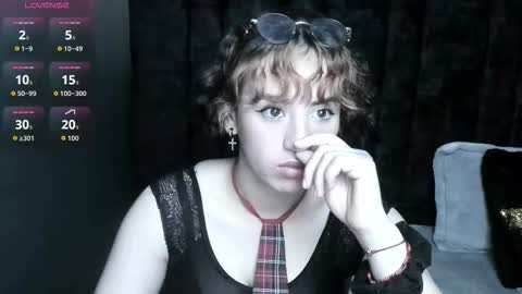 KIARA FOX online show from 12.18.25