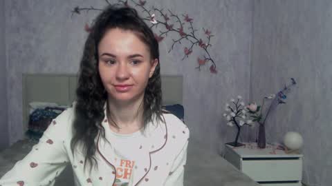 Snapshot of kiaracriegs chatting on 03.11.26 Kara online show from 03.11.26