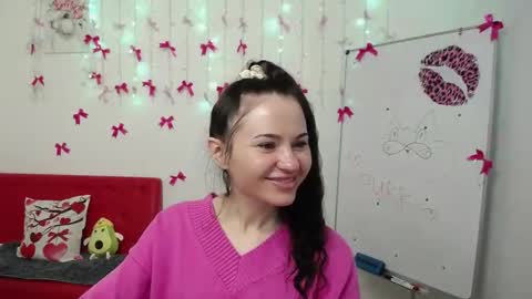 Snapshot of kiaracriegs chatting on 03.30.26 Kara online show from 03.30.26