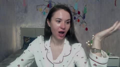 Snapshot of kiaracriegs chatting on 04.12.26 Kara online show from 04.12.26