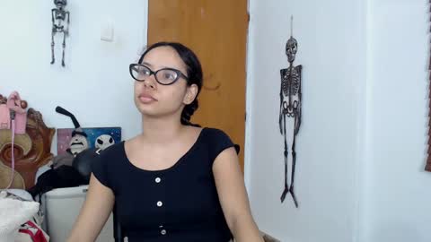 Snapshot of kiaralenon chatting on 10.01.25 kiaralenon online show from 10.01.25