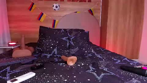 kiaralopez_ online show from 07.12.26