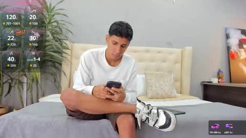 Snapshot of kieran_derek chatting on 09.09.25 Kieran Derek online show from 09.09.25