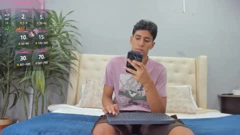 Snapshot of kieran_derek chatting on 09.15.25 Kieran Derek online show from 09.15.25