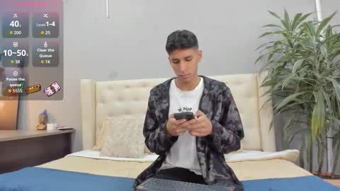 Snapshot of kieran_derek chatting on 09.28.25 Kieran Derek online show from 09.28.25