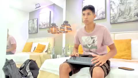 Snapshot of kieran_derek chatting on 10.23.25 Kieran Derek online show from 10.23.25