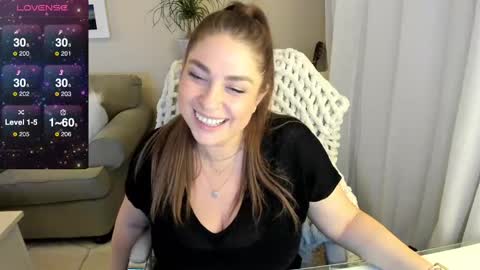 Kiera Reines online show from 01.12.25