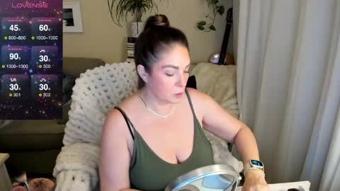 Snapshot of kierareines chatting on 05.20.26 Kiera Reines online show from 05.20.26