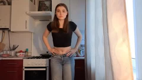 Ola my name is Lissa  Lets hit 10 Thumbs Up together   online show from 04.06.26