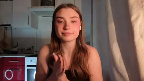 Ola my name is Lissa  Lets hit 10 Thumbs Up together   online show from 05.15.26