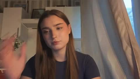 Ola my name is Lissa  Lets hit 10 Thumbs Up together   online show from 06.02.26