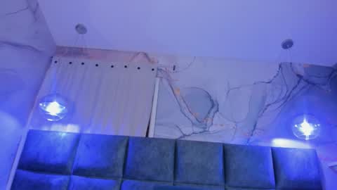 Kim online show from 12.21.25