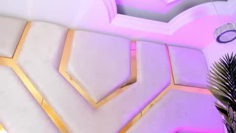 Kim online show from 12.17.24