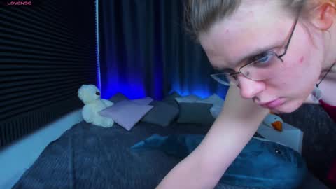 Kiki online show from 02.14.25