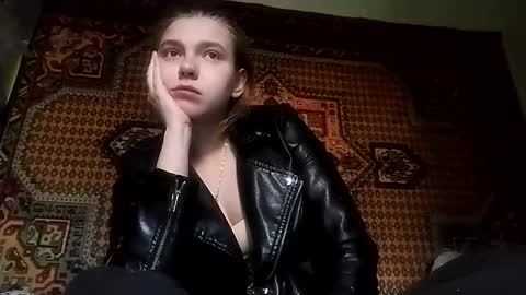 kikibang_ online show from 11.18.25