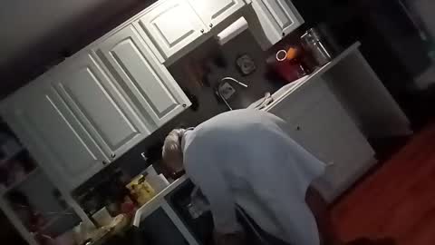 kikilovespartylights online show from 02.16.25