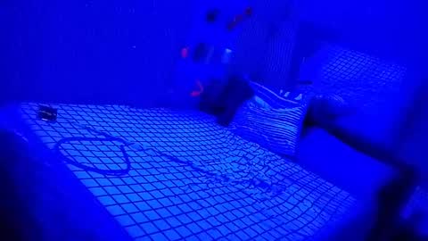 kikilovespartylights online show from 10.05.25