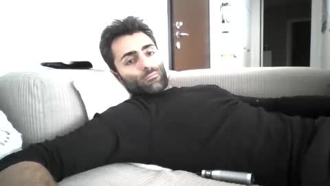 kikkus01 online show from 10.10.25