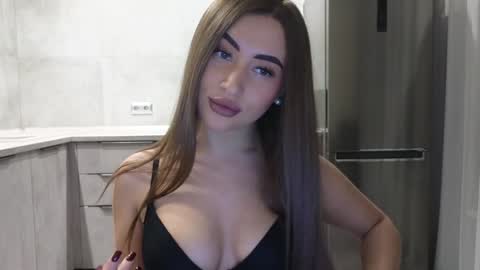 EvaAnna online show from 01.11.25