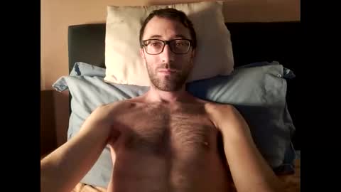 Snapshot of killua1993 chatting on 10.25.25 kingstoned online show from 10.25.25