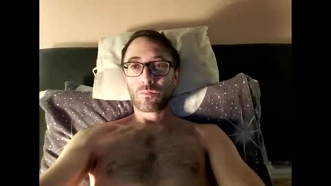 Snapshot of killua1993 chatting on 11.09.25 kingstoned online show from 11.09.25