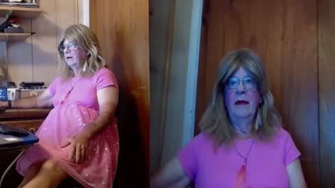 kim crossdresser     no nude room and clean chat only. online show from 09.10.25