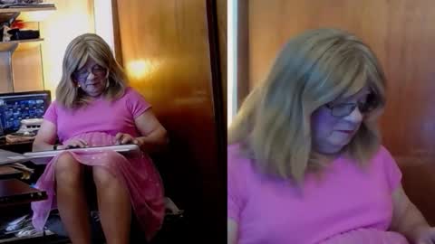 kim crossdresser     no nude room and clean chat only. online show from 03.10.26