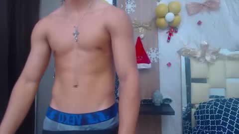 Snapshot of kim_curly_ chatting on 11.28.25 KIM online show from 11.28.25