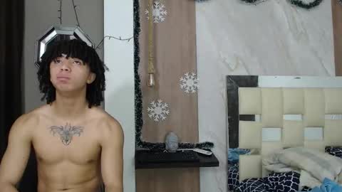 Snapshot of kim_curly_ chatting on 01.17.26 KIM online show from 01.17.26