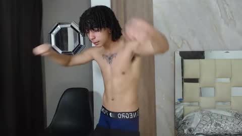 Snapshot of kim_curly_ chatting on 02.04.26 KIM online show from 02.04.26