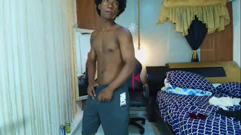 Snapshot of kim_curly_ chatting on 02.19.26 KIM online show from 02.19.26