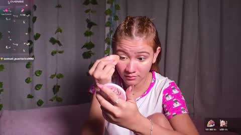 ISABELLA 3 online show from 12.26.24