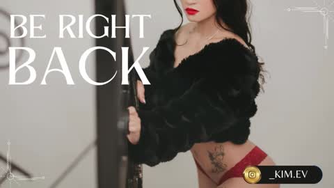 Snapshot of kim_ev chatting on 01.17.25 Kim online show from 01.17.25