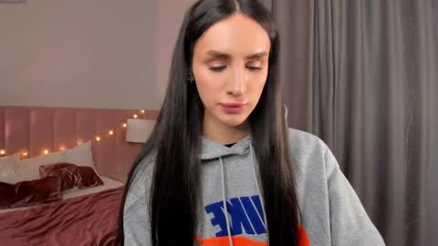 Snapshot of kim_oberlin chatting on 01.13.26 Kim Oberlin online show from 01.13.26