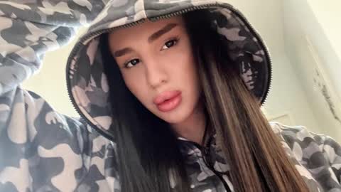 Snapshot of kim_oberlin chatting on 02.03.26 Kim Oberlin online show from 02.03.26