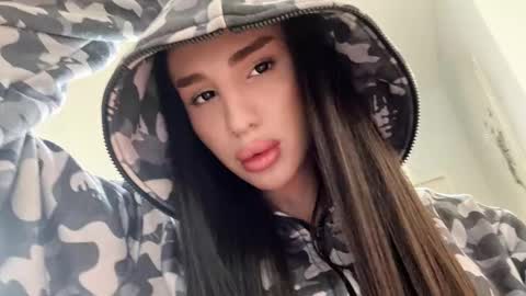 Snapshot of kim_oberlin chatting on 02.05.26 Kim Oberlin online show from 02.05.26